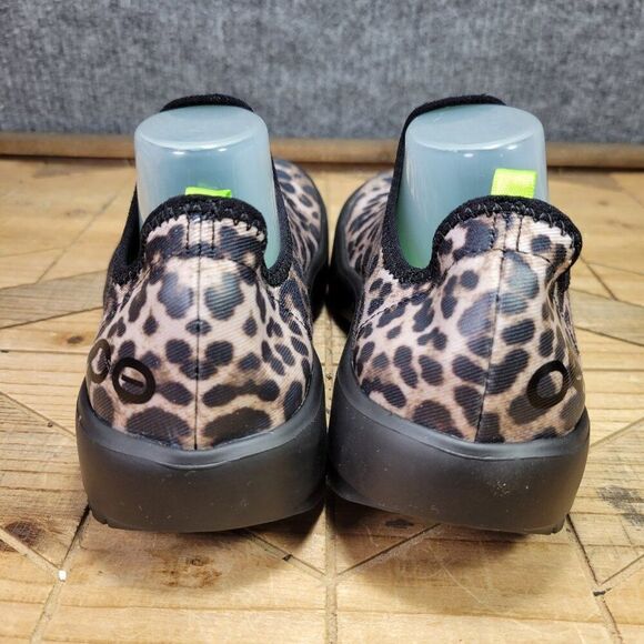 Oofos OOmg eeZee Low Womens US 6 Shoes Slip On Cheetah Black Recovery Sneaker - Picture 6 of 11